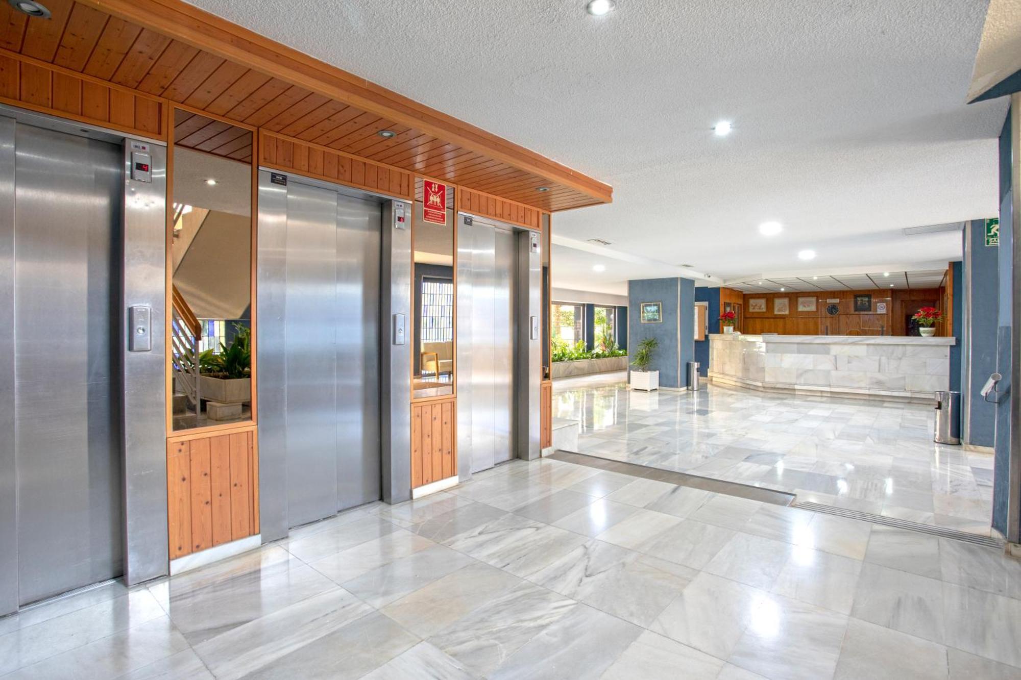 1004 - Beachfront Apartment On El Paseo, 4 Pers - Air Conditionning - Wi-Fi - Smart Tv Almunecar Exterior photo