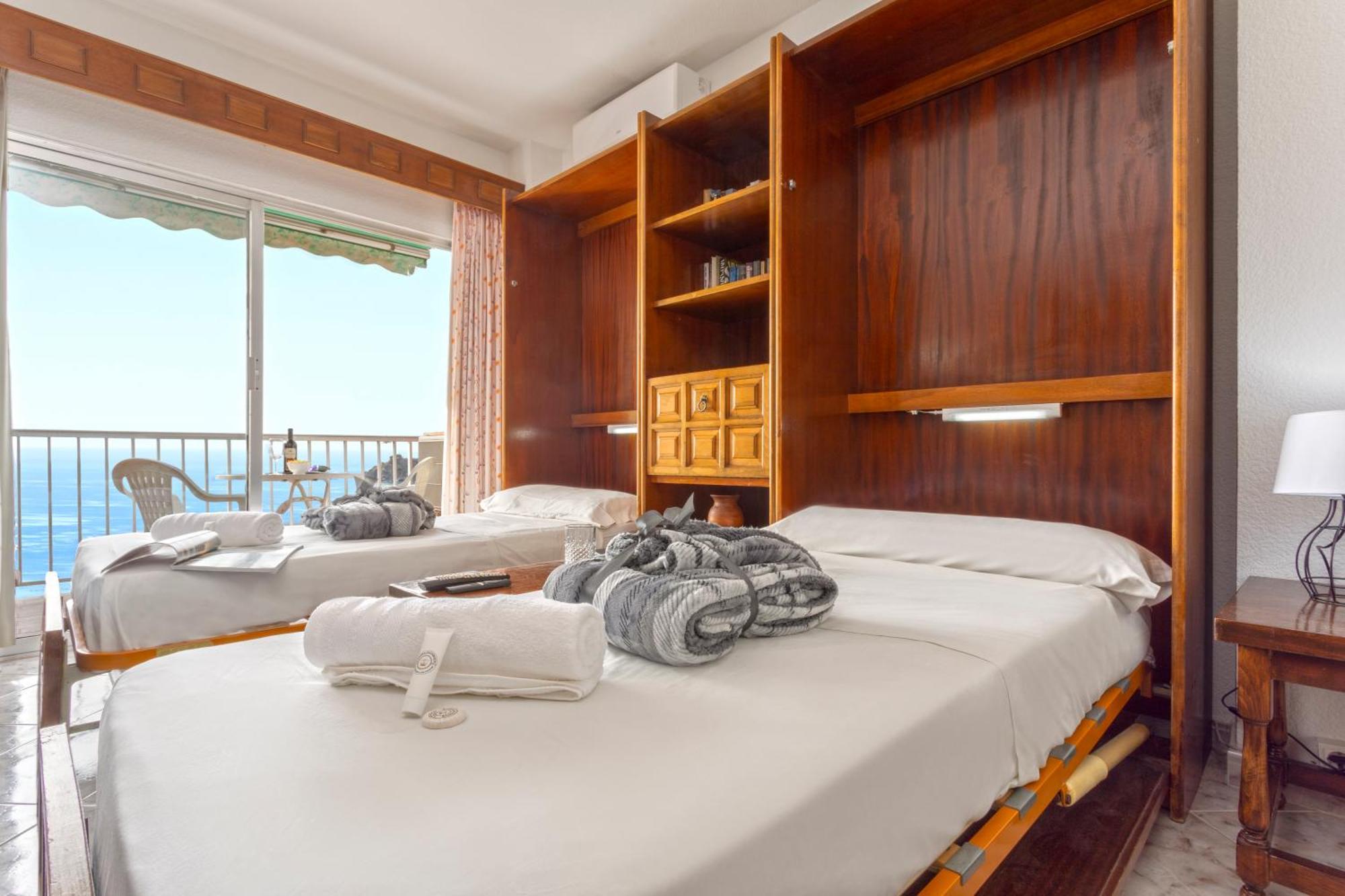 1004 - Beachfront Apartment On El Paseo, 4 Pers - Air Conditionning - Wi-Fi - Smart Tv Almunecar Exterior photo